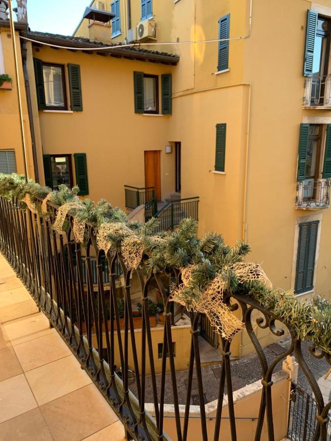 Palazzo Teatro Vecchio-Holiday Suites Salò Exterior foto